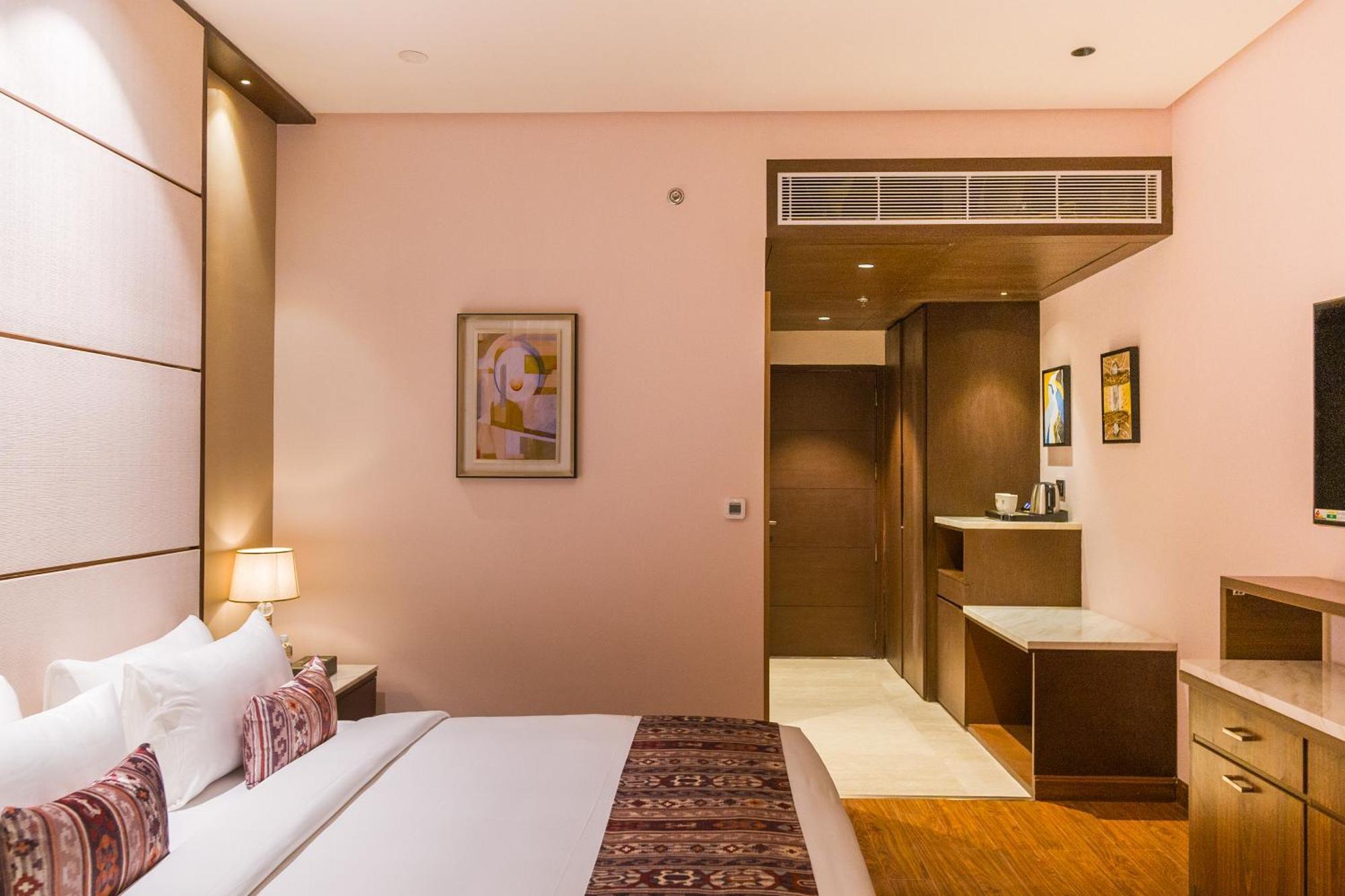 The Maple Hotel Бхопал Экстерьер фото